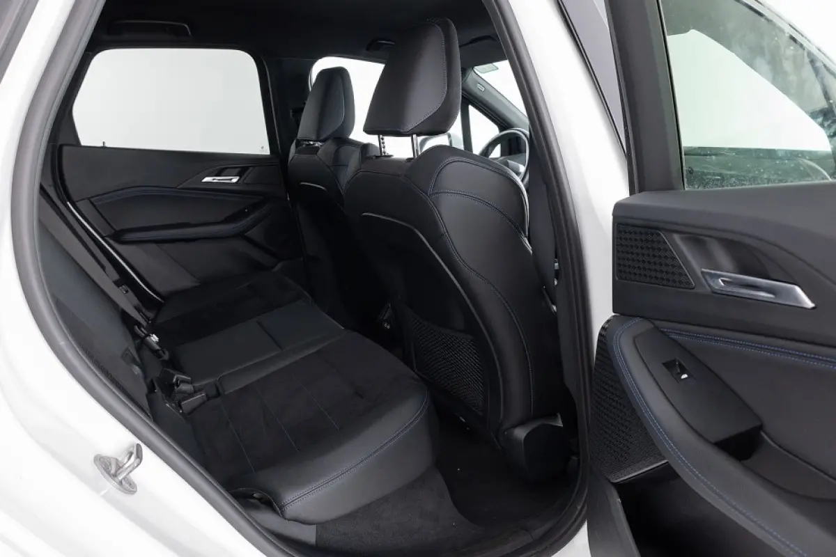 225e xDrive M Sport | Half LEDER | SFEER | CAMERA | ECC