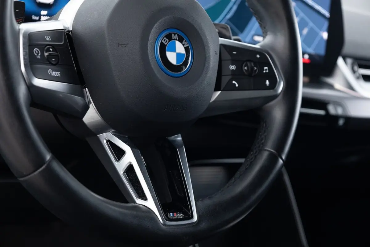 225e xDrive M Sport | Half LEDER | SFEER | CAMERA | ECC