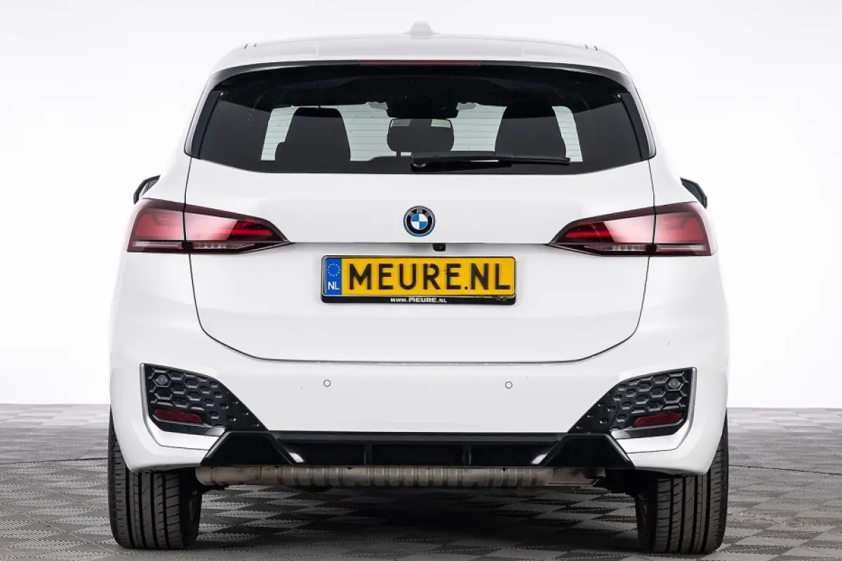225e xDrive M Sport | Half LEDER | SFEER | CAMERA | ECC