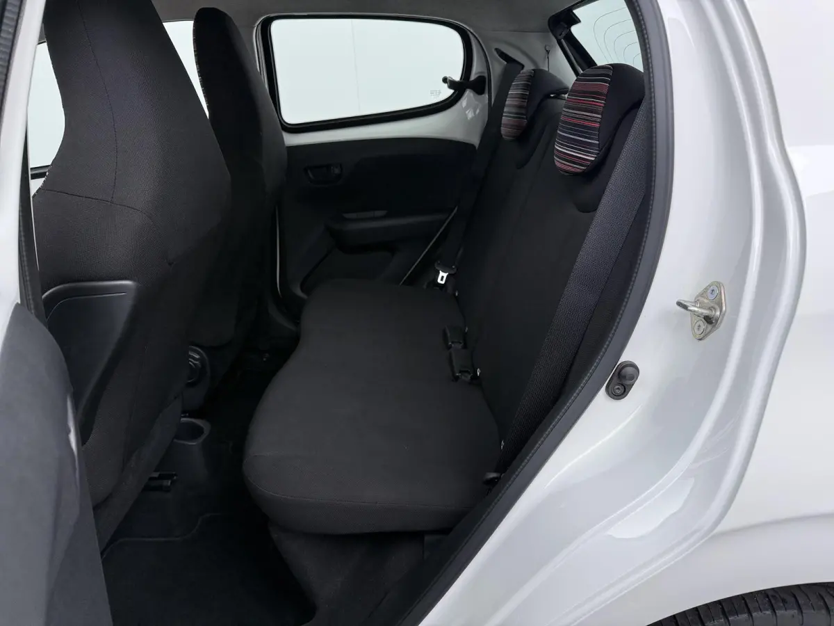 1.0 VTi Feel | Airco | Bluetooth | Lage Kilometerstand |