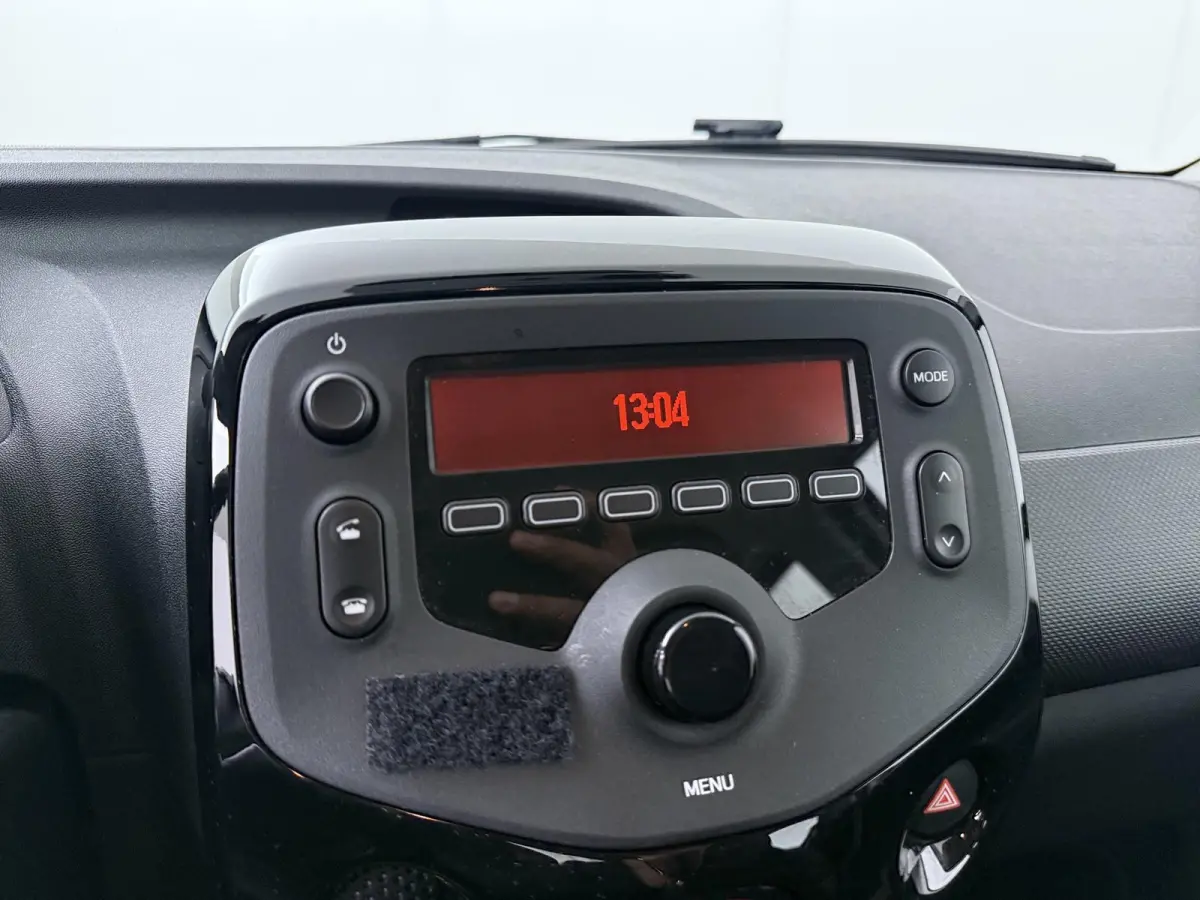 1.0 VTi Feel | Airco | Bluetooth | Lage Kilometerstand |