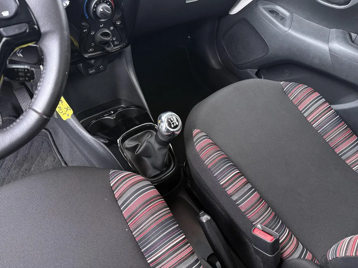 1.0 VTi Feel | Airco | Bluetooth | Lage Kilometerstand |