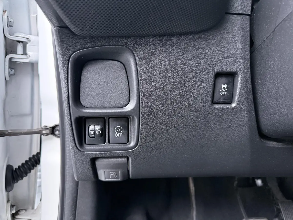 1.0 VTi Feel | Airco | Bluetooth | Lage Kilometerstand |