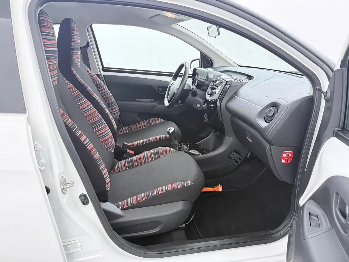 1.0 VTi Feel | Airco | Bluetooth | Lage Kilometerstand |