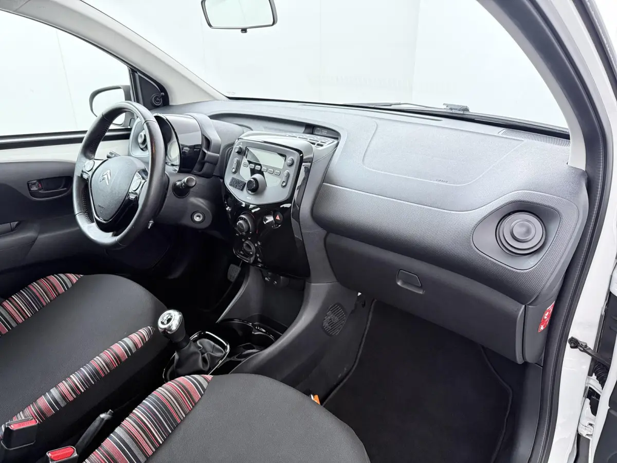 1.0 VTi Feel | Airco | Bluetooth | Lage Kilometerstand |