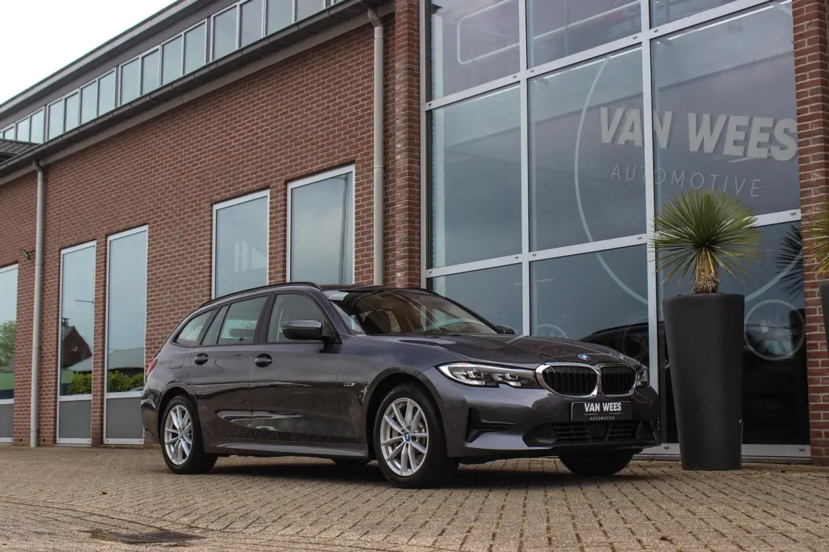330e High Executive | 1e eigenaar | BTW auto | M-sport stuur | HiFi audio | Sportstoelen | Cruise control adaptief | Grootlichtassistent | Active Guard Plus