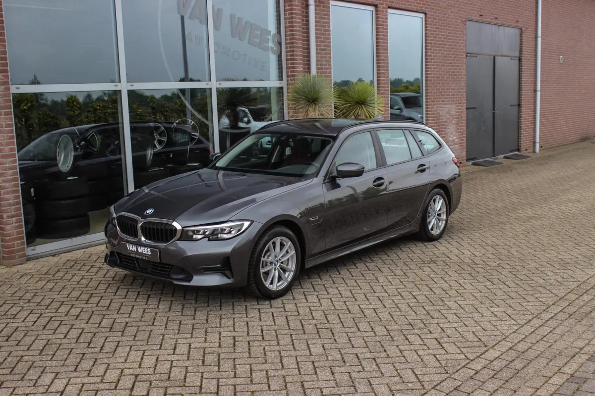 330e High Executive | 1e eigenaar | BTW auto | M-sport stuur | HiFi audio | Sportstoelen | Cruise control adaptief | Grootlichtassistent | Active Guard Plus