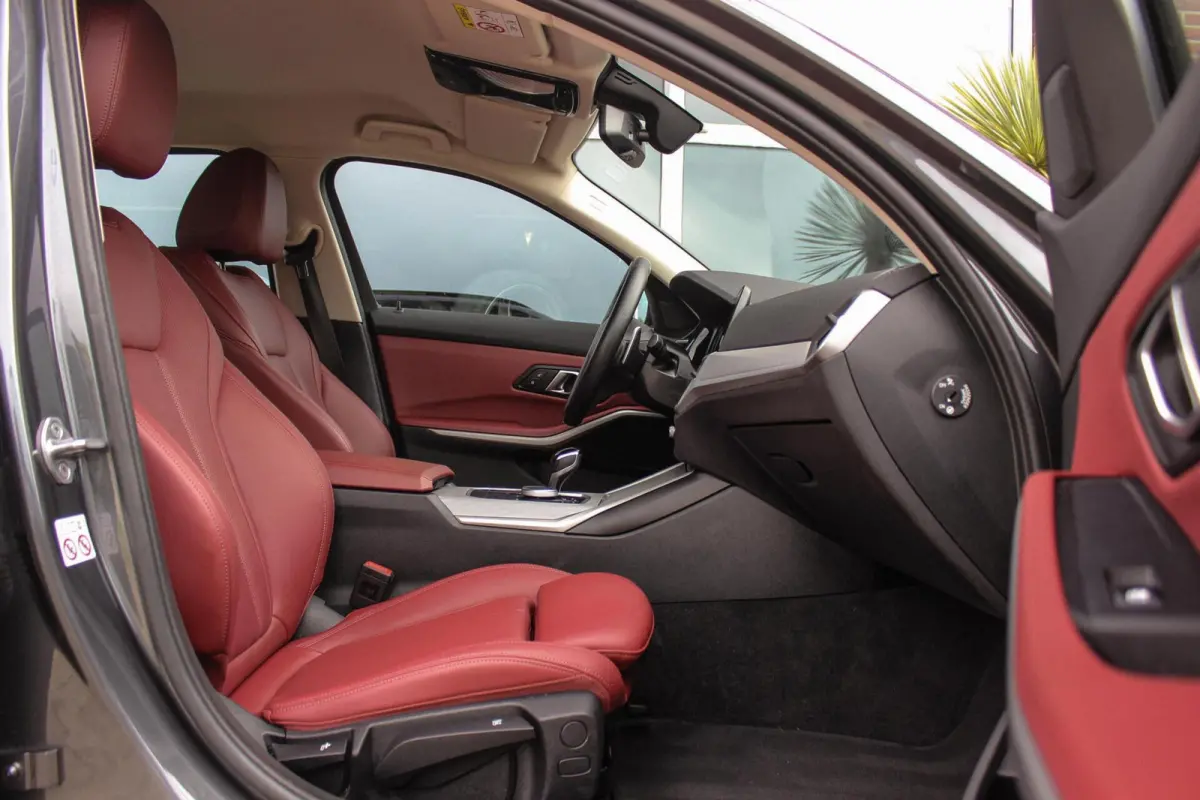 330e High Executive | 1e eigenaar | BTW auto | M-sport stuur | HiFi audio | Sportstoelen | Cruise control adaptief | Grootlichtassistent | Active Guard Plus