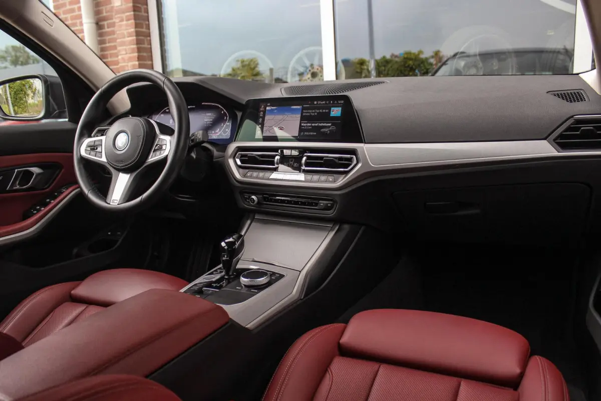 330e High Executive | 1e eigenaar | BTW auto | M-sport stuur | HiFi audio | Sportstoelen | Cruise control adaptief | Grootlichtassistent | Active Guard Plus