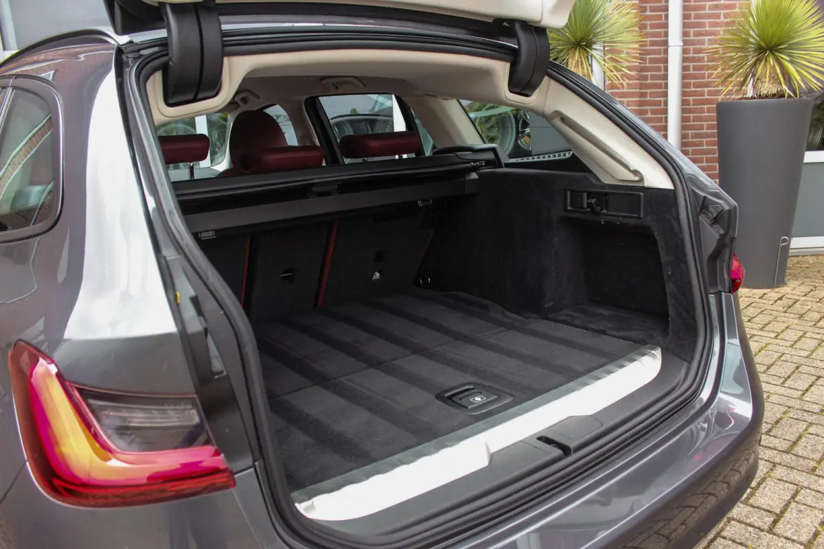 330e High Executive | 1e eigenaar | BTW auto | M-sport stuur | HiFi audio | Sportstoelen | Cruise control adaptief | Grootlichtassistent | Active Guard Plus
