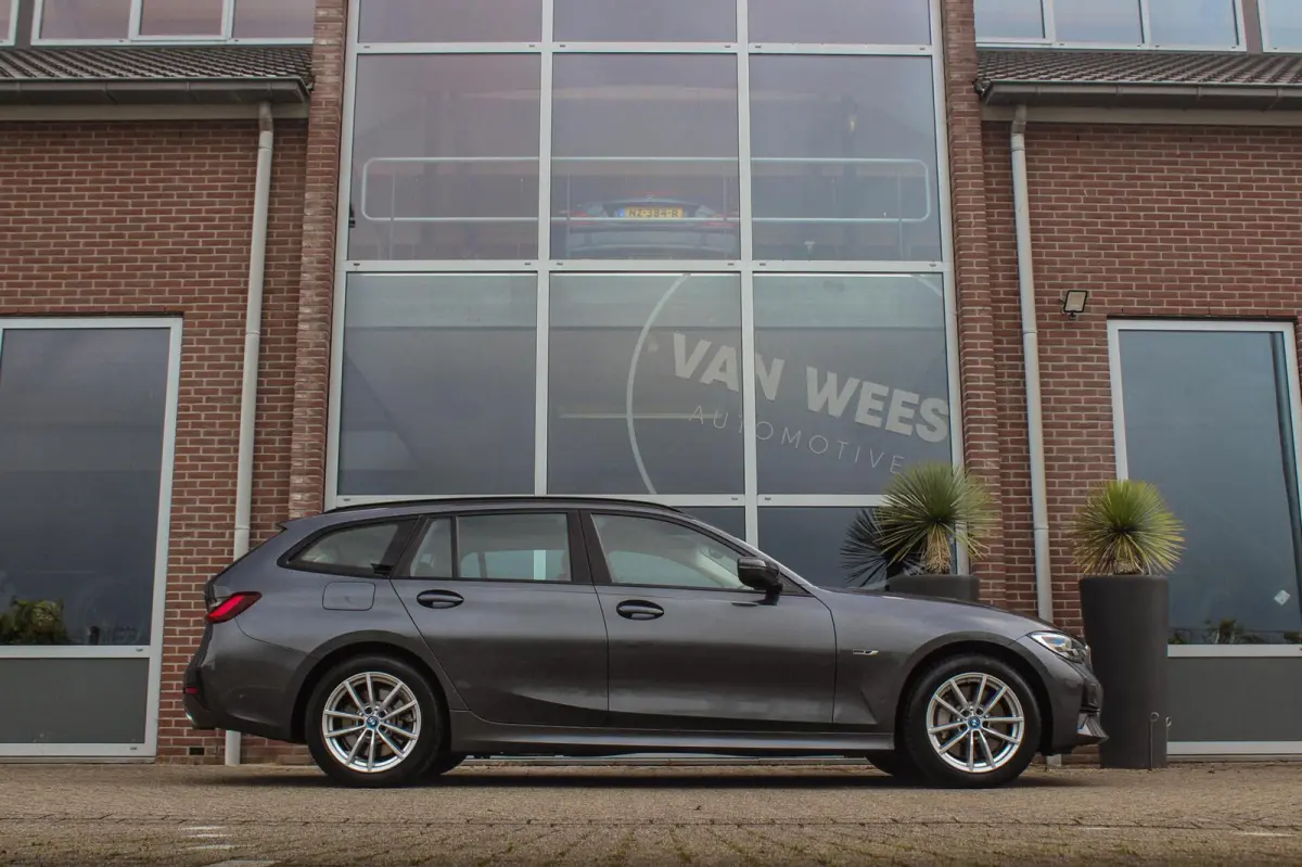 330e High Executive | 1e eigenaar | BTW auto | M-sport stuur | HiFi audio | Sportstoelen | Cruise control adaptief | Grootlichtassistent | Active Guard Plus