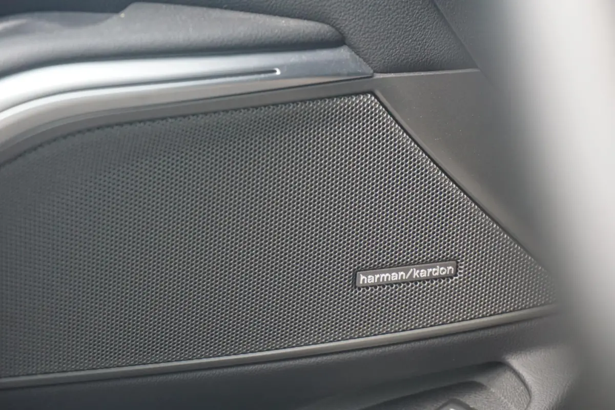 M340i xDrive 19'' / Harman Kardon / Schuif-/kanteldak / Elektrisch verstelbare stoelen