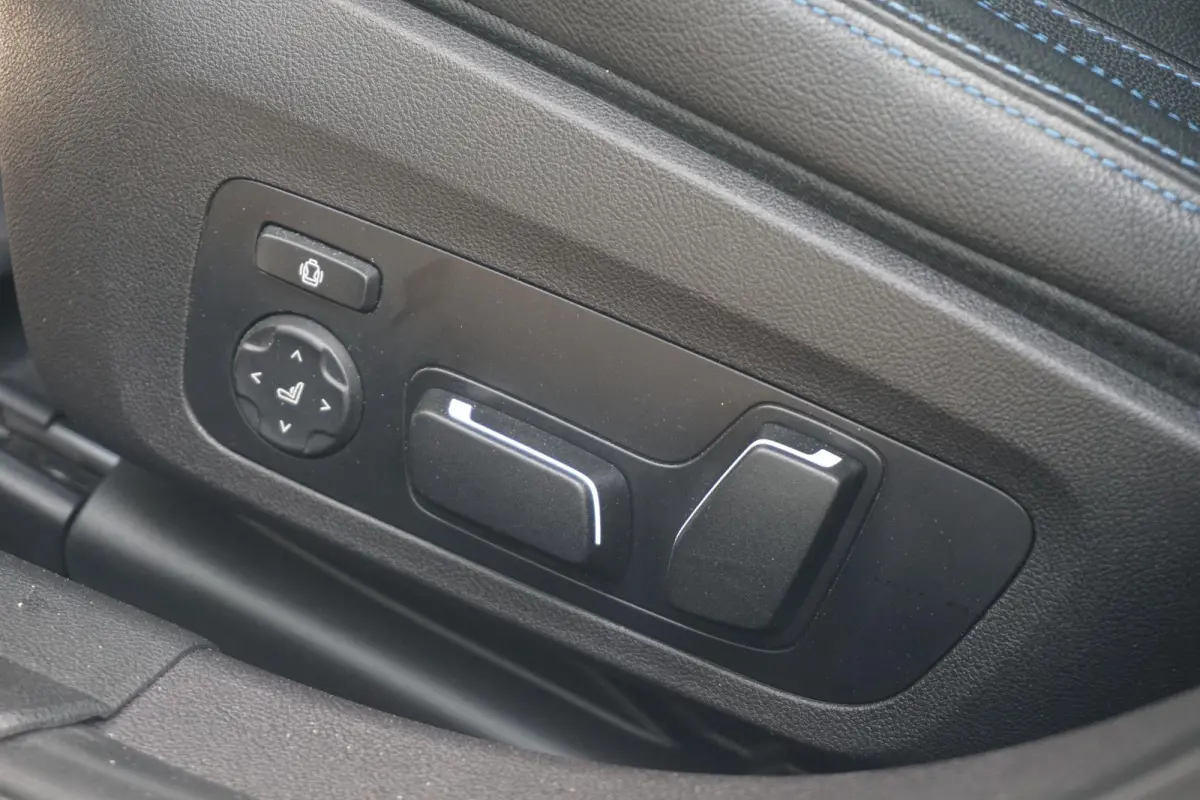 M340i xDrive 19'' / Harman Kardon / Schuif-/kanteldak / Elektrisch verstelbare stoelen