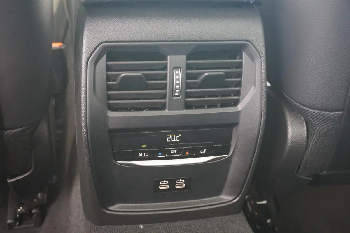 M340i xDrive 19'' / Harman Kardon / Schuif-/kanteldak / Elektrisch verstelbare stoelen