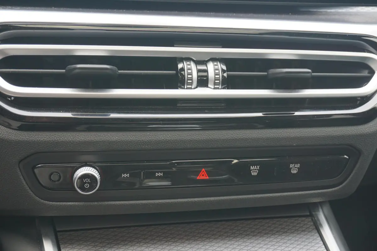 M340i xDrive 19'' / Harman Kardon / Schuif-/kanteldak / Elektrisch verstelbare stoelen