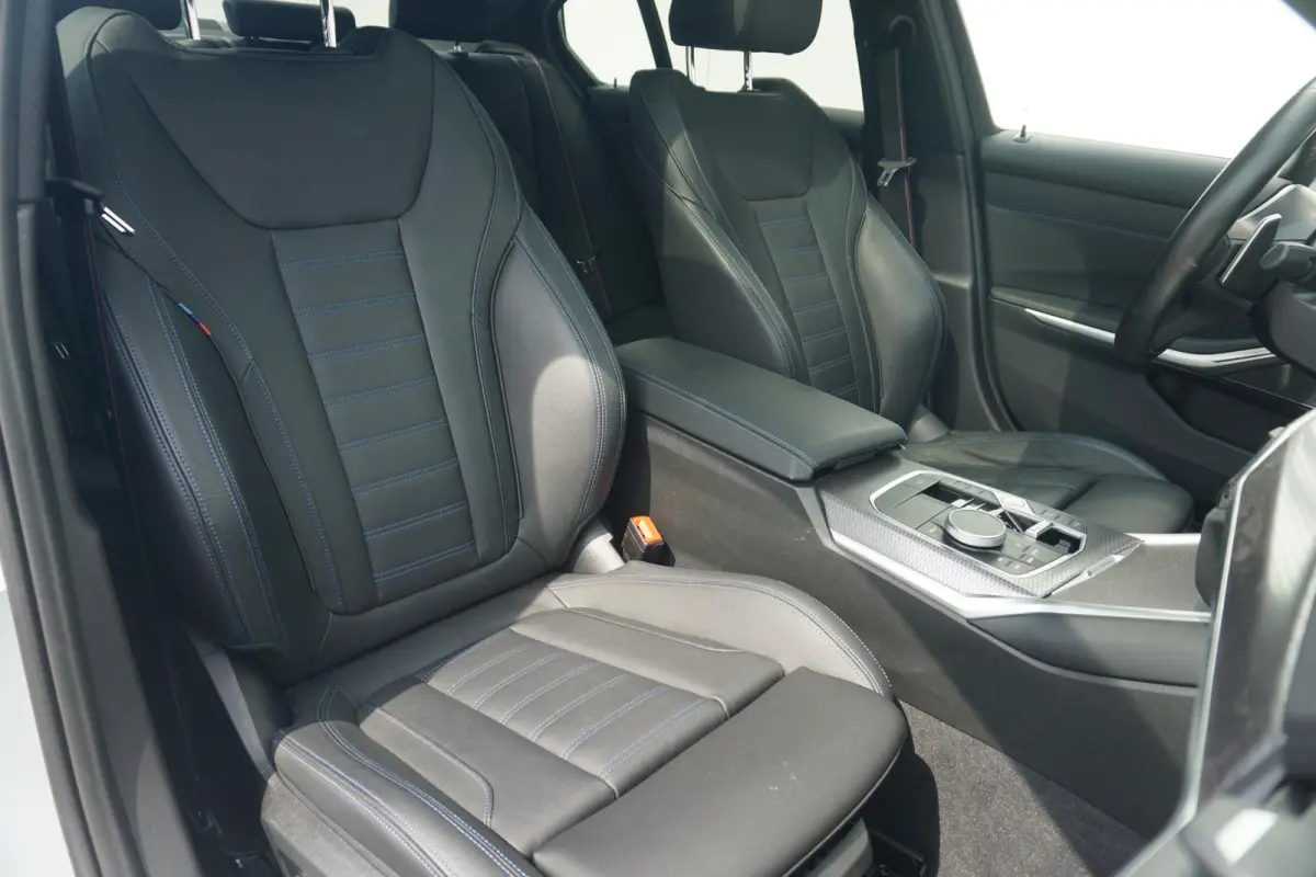 M340i xDrive 19'' / Harman Kardon / Schuif-/kanteldak / Elektrisch verstelbare stoelen