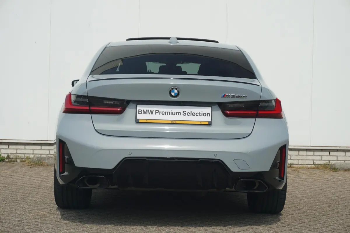 M340i xDrive 19'' / Harman Kardon / Schuif-/kanteldak / Elektrisch verstelbare stoelen