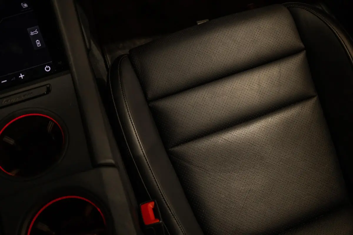 Performance 93 kWh Passenger Display | Pano | Chrono | 360 Camera