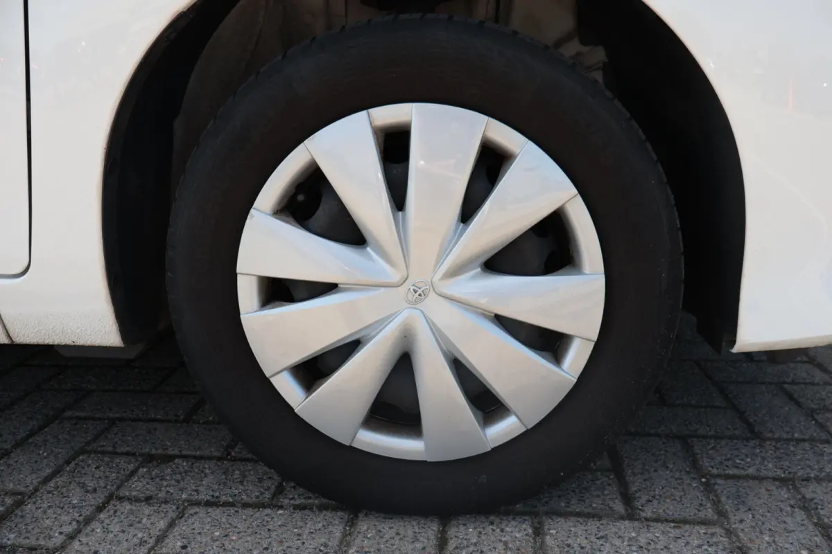 1.0 VVT-i x-fun 1e Eigenaar | Dealer Onderh | BTW | NAP | Airco | Bluetooth | Elek Ramen | LED | Start/Stop | Hill-Hold