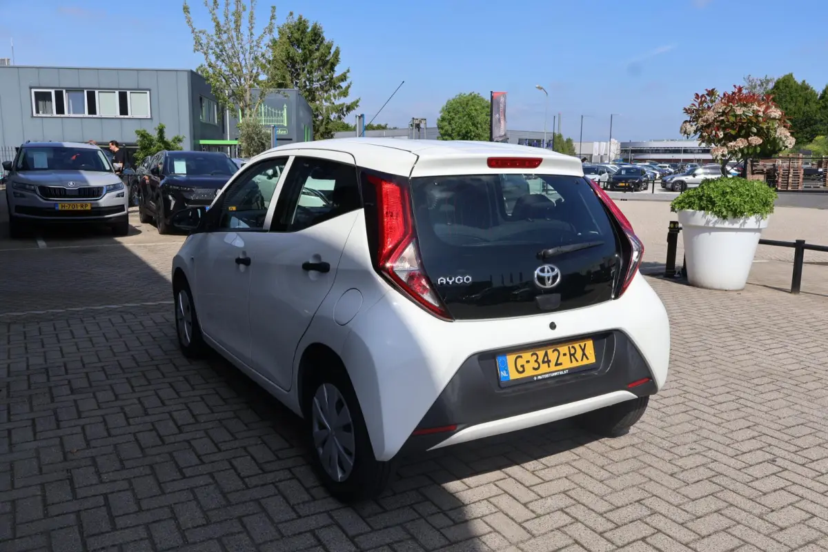 1.0 VVT-i x-fun 1e Eigenaar | Dealer Onderh | BTW | NAP | Airco | Bluetooth | Elek Ramen | LED | Start/Stop | Hill-Hold