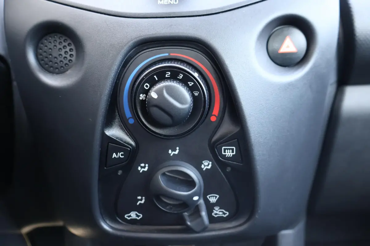 1.0 VVT-i x-fun 1e Eigenaar | Dealer Onderh | BTW | NAP | Airco | Bluetooth | Elek Ramen | LED | Start/Stop | Hill-Hold