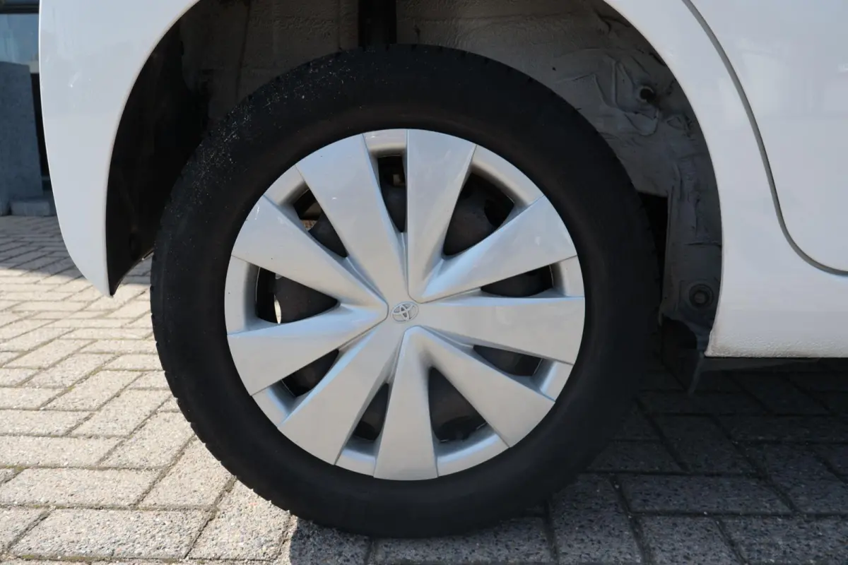 1.0 VVT-i x-fun 1e Eigenaar | Dealer Onderh | BTW | NAP | Airco | Bluetooth | Elek Ramen | LED | Start/Stop | Hill-Hold
