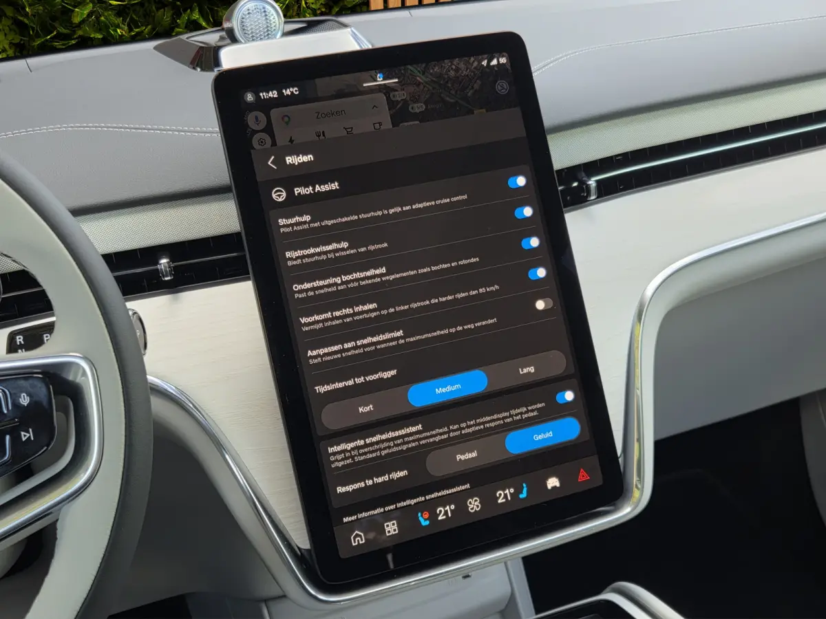 Twin Motor Performance Ultra 7p. 106 kWh | Bowers&Wilkins | Massage | Soft-close | 22" Velgen