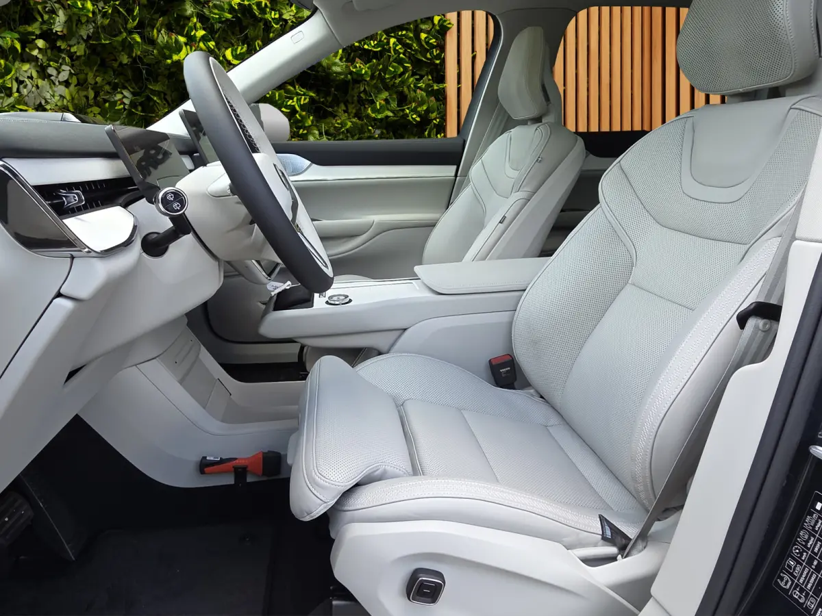 Twin Motor Performance Ultra 7p. 106 kWh | Bowers&Wilkins | Luchtvering | Massage | 22" Velgen