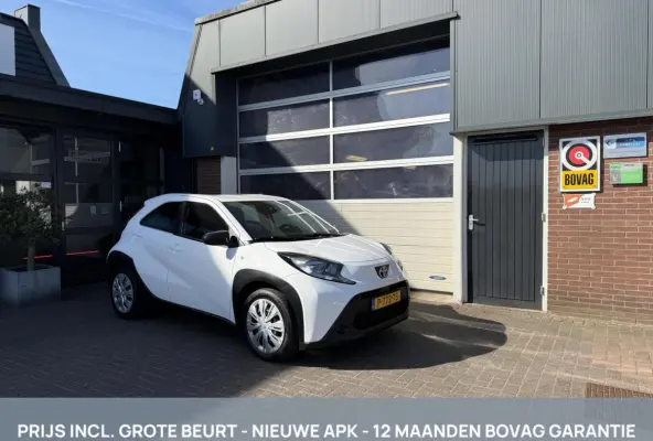 1.0 VVT-i MT Play CARPLAY/CAMERA *ALL-IN PRIJS*