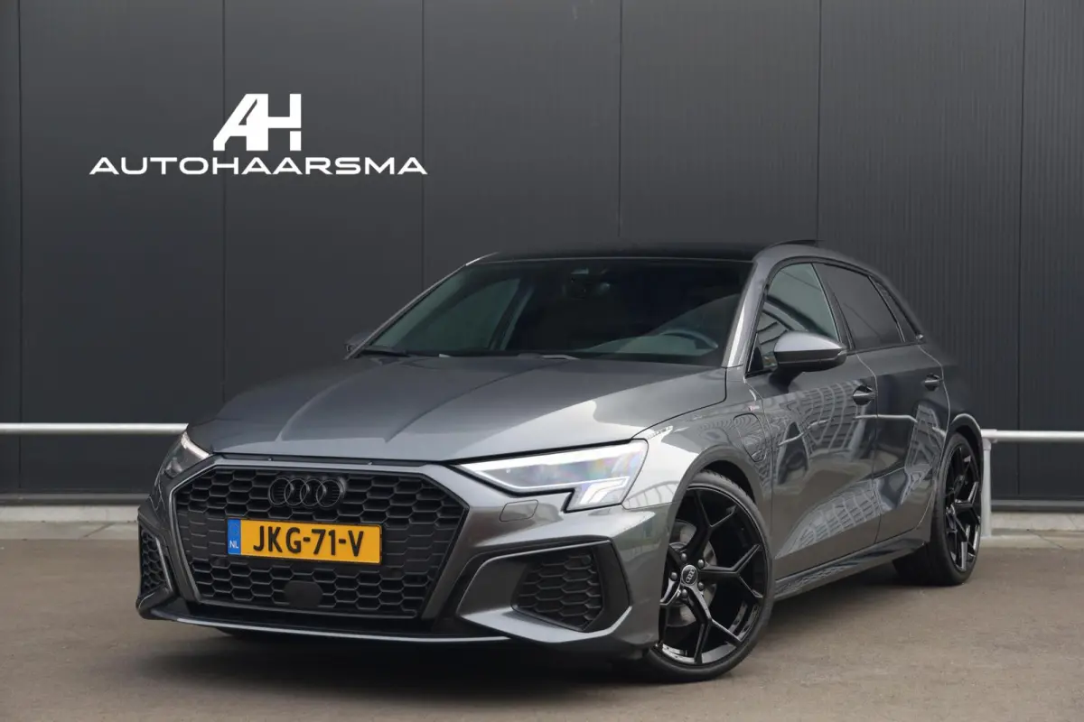 40 TFSI e S-Line Pano Stoelverwarming B&O Clima Black Optic Getint Glas CarPlay 19 inch!