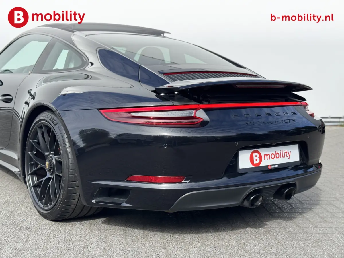 991 3.0 Carrera 4 GTS Org. NL Dealer Auto Sport Chrono | Nose Lift | PDLS Plus | Adaptieve Voorstoelen | Park Assist Achteruitrijcamera | Stuur/stoel Verwarming | DAB