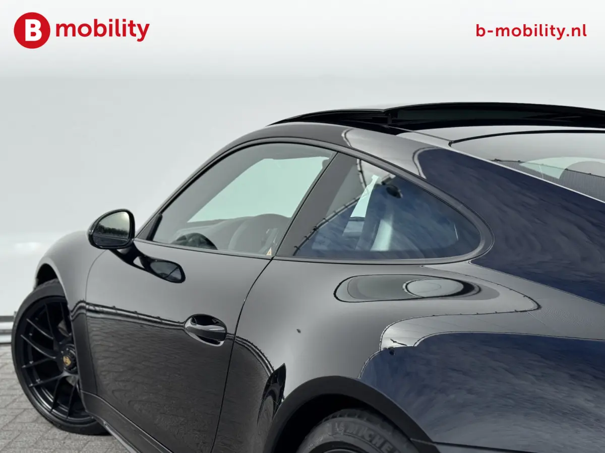 991 3.0 Carrera 4 GTS Org. NL Dealer Auto Sport Chrono | Nose Lift | PDLS Plus | Adaptieve Voorstoelen | Park Assist Achteruitrijcamera | Stuur/stoel Verwarming | DAB