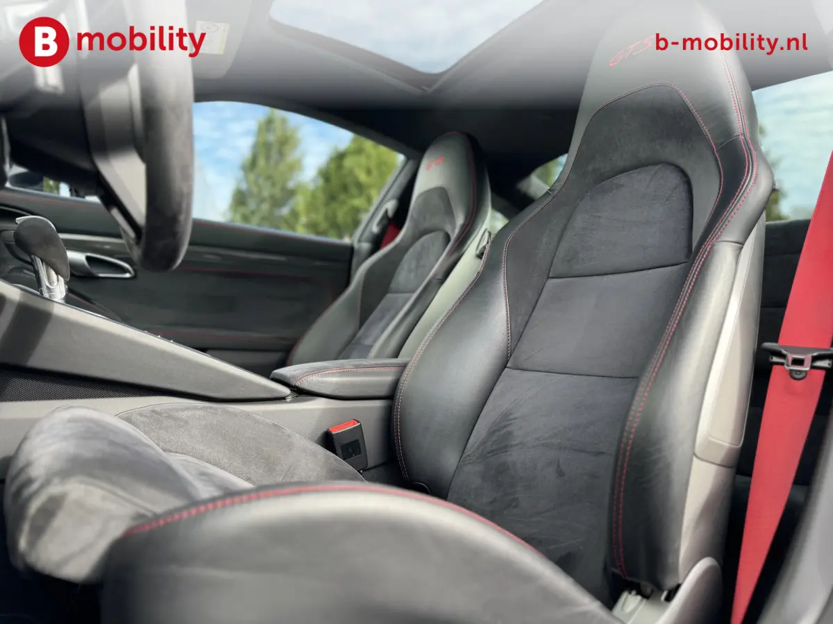 991 3.0 Carrera 4 GTS Org. NL Dealer Auto Sport Chrono | Nose Lift | PDLS Plus | Adaptieve Voorstoelen | Park Assist Achteruitrijcamera | Stuur/stoel Verwarming | DAB