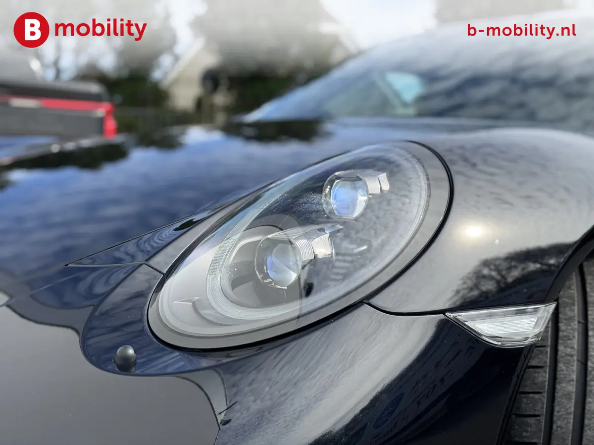 991 3.0 Carrera 4 GTS Org. NL Dealer Auto Sport Chrono | Nose Lift | PDLS Plus | Adaptieve Voorstoelen | Park Assist Achteruitrijcamera | Stuur/stoel Verwarming | DAB