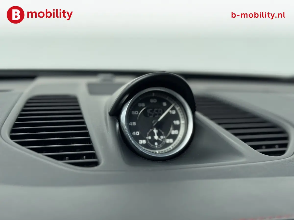 991 3.0 Carrera 4 GTS Org. NL Dealer Auto Sport Chrono | Nose Lift | PDLS Plus | Adaptieve Voorstoelen | Park Assist Achteruitrijcamera | Stuur/stoel Verwarming | DAB