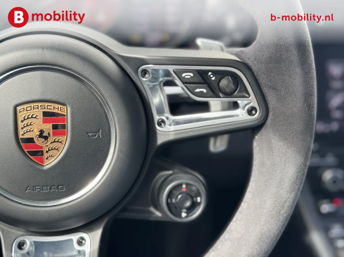 991 3.0 Carrera 4 GTS Org. NL Dealer Auto Sport Chrono | Nose Lift | PDLS Plus | Adaptieve Voorstoelen | Park Assist Achteruitrijcamera | Stuur/stoel Verwarming | DAB