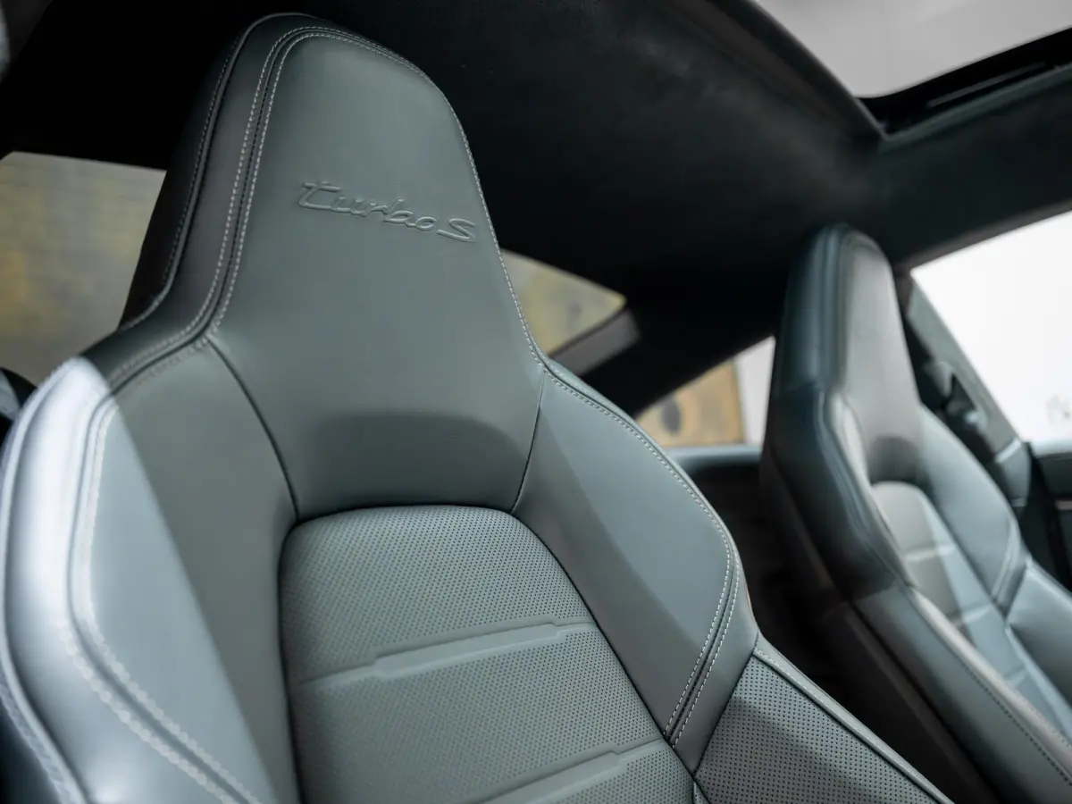 3.6 Turbo S | FACELIFT | SportDesign | Lift | Carbon | Burmester | InnoDrive |