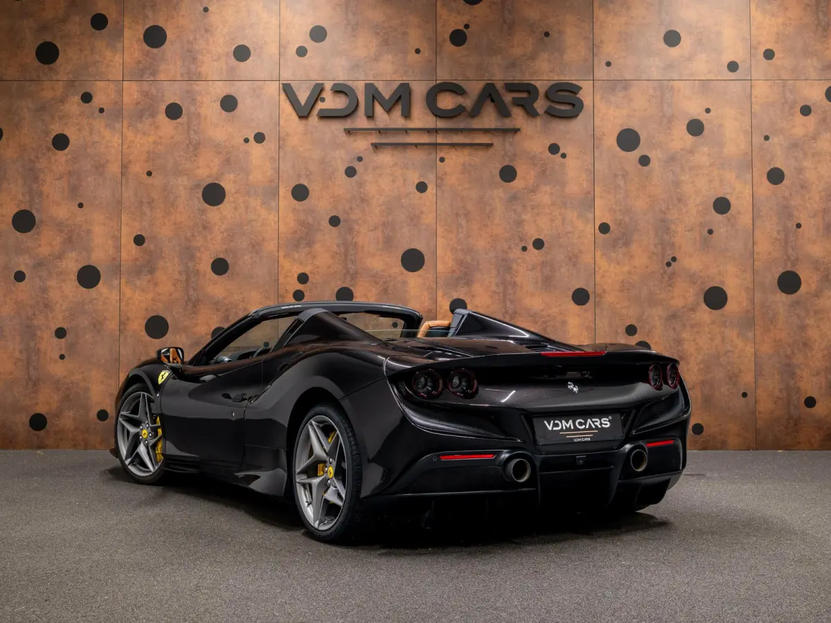 3.9 V8 HELE | Ferrari Warranty | Lift | Passenger Display | Carbon Racing Seats |