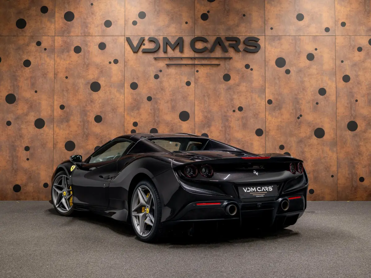 3.9 V8 HELE | Ferrari Warranty | Lift | Passenger Display | Carbon Racing Seats |