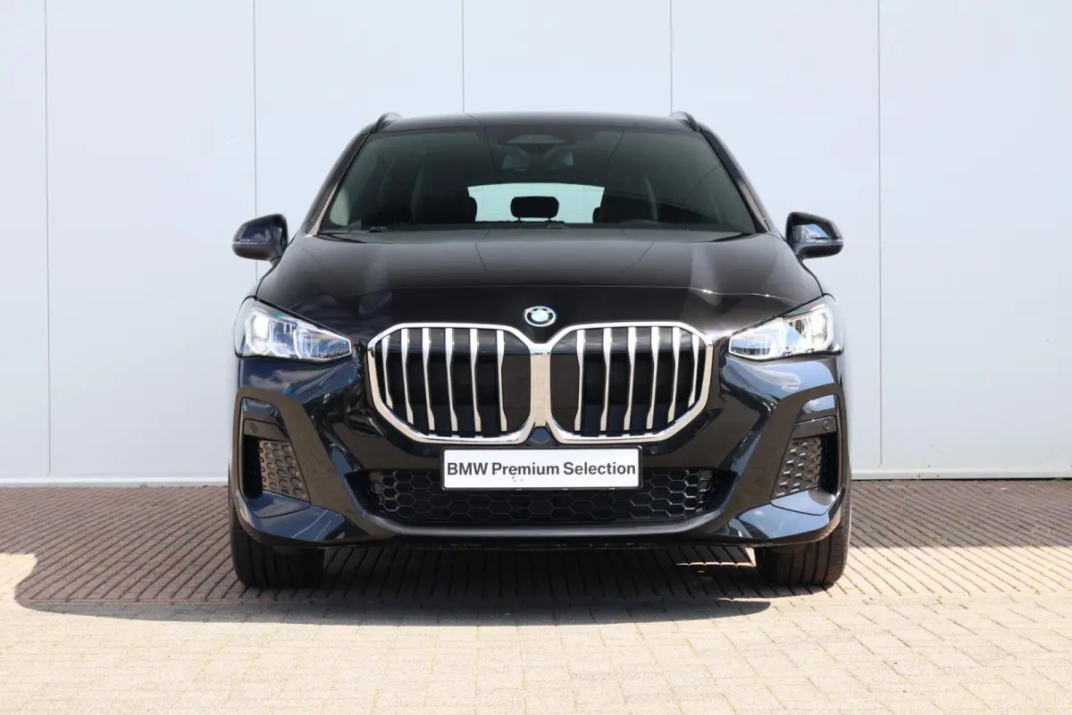 230e xDrive | SoH 100% | M-Sport pakket | Elektr. Stoelen | Harman Kardon | Verwarmde Voorstoelen |