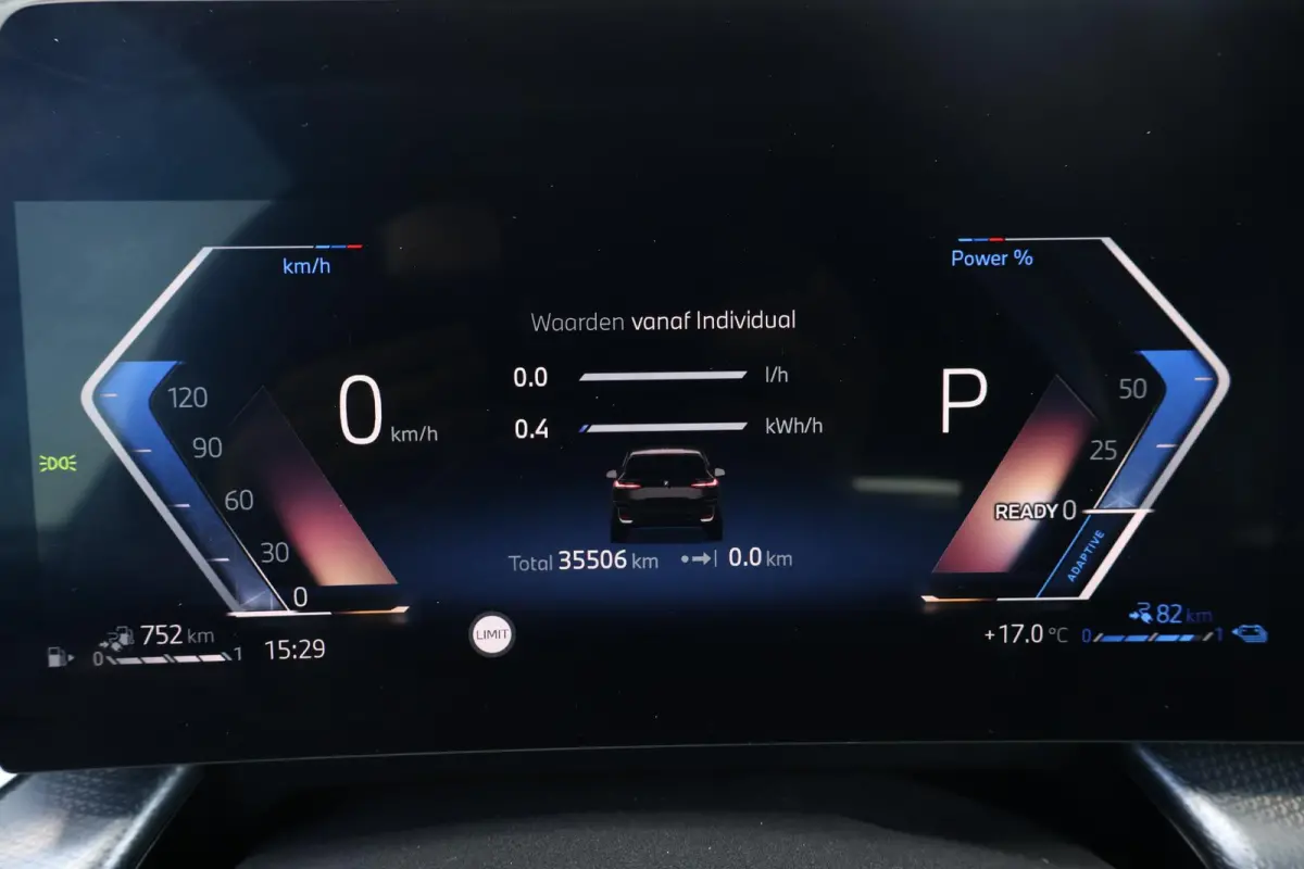 230e xDrive | SoH 100% | M-Sport pakket | Elektr. Stoelen | Harman Kardon | Verwarmde Voorstoelen |