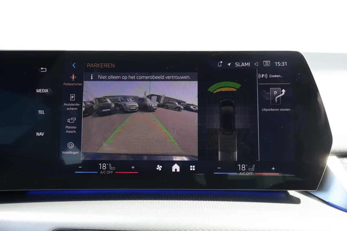 230e xDrive | SoH 100% | M-Sport pakket | Elektr. Stoelen | Harman Kardon | Verwarmde Voorstoelen |