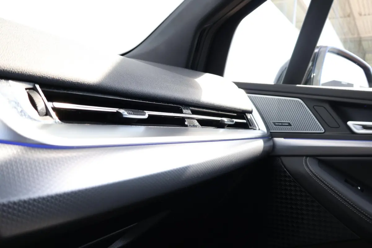 230e xDrive | SoH 100% | M-Sport pakket | Elektr. Stoelen | Harman Kardon | Verwarmde Voorstoelen |