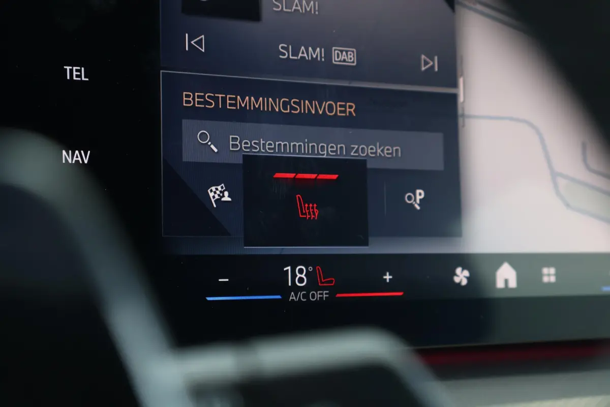 230e xDrive | SoH 100% | M-Sport pakket | Elektr. Stoelen | Harman Kardon | Verwarmde Voorstoelen |