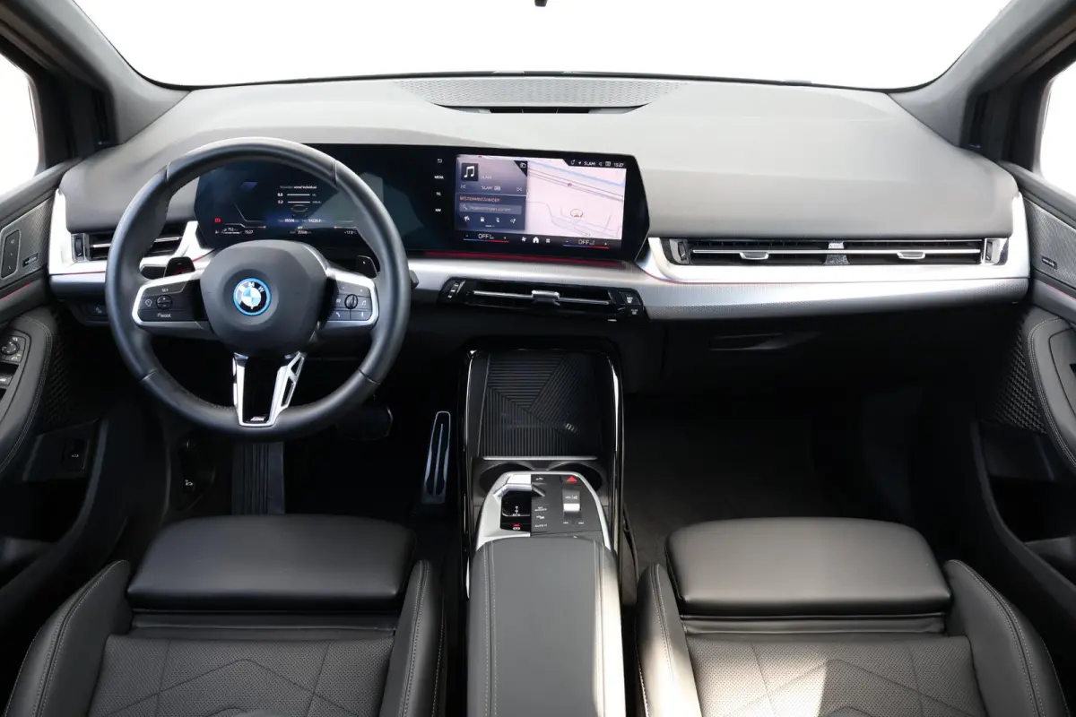 230e xDrive | SoH 100% | M-Sport pakket | Elektr. Stoelen | Harman Kardon | Verwarmde Voorstoelen |