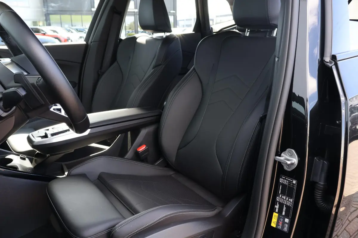 230e xDrive | SoH 100% | M-Sport pakket | Elektr. Stoelen | Harman Kardon | Verwarmde Voorstoelen |