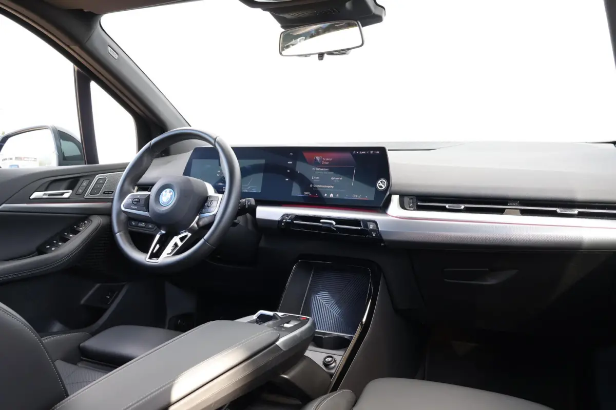 230e xDrive | SoH 100% | M-Sport pakket | Elektr. Stoelen | Harman Kardon | Verwarmde Voorstoelen |