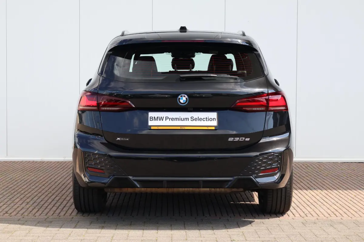 230e xDrive | SoH 100% | M-Sport pakket | Elektr. Stoelen | Harman Kardon | Verwarmde Voorstoelen |