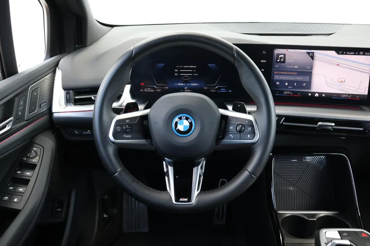 230e xDrive | SoH 100% | M-Sport pakket | Elektr. Stoelen | Harman Kardon | Verwarmde Voorstoelen |