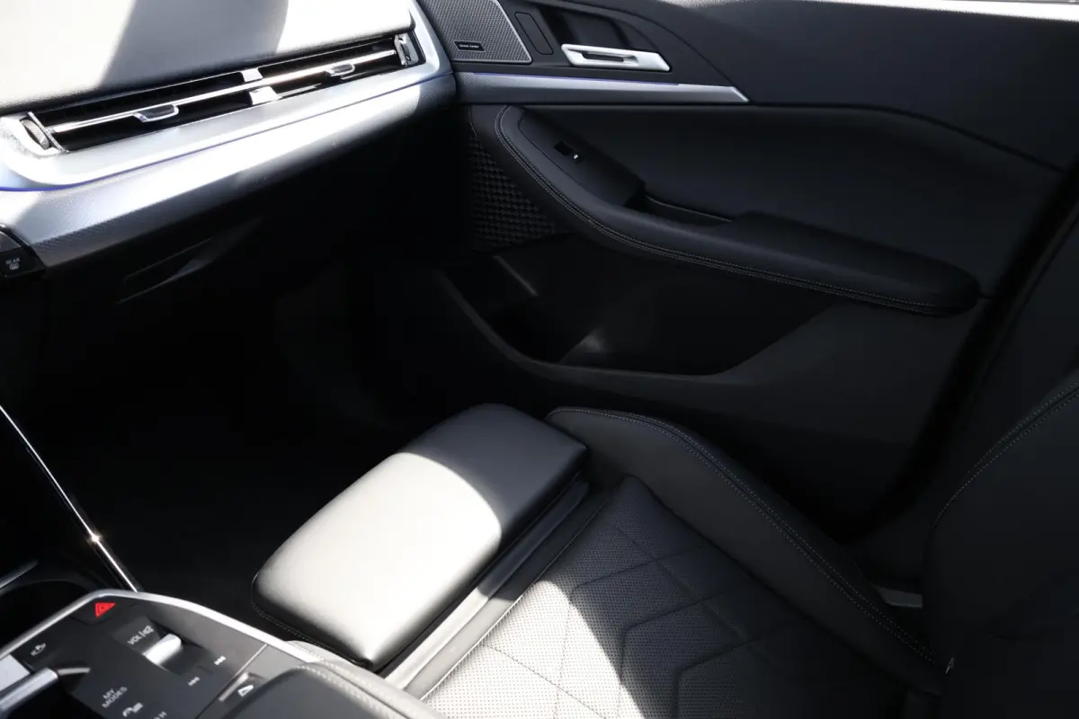 230e xDrive | SoH 100% | M-Sport pakket | Elektr. Stoelen | Harman Kardon | Verwarmde Voorstoelen |